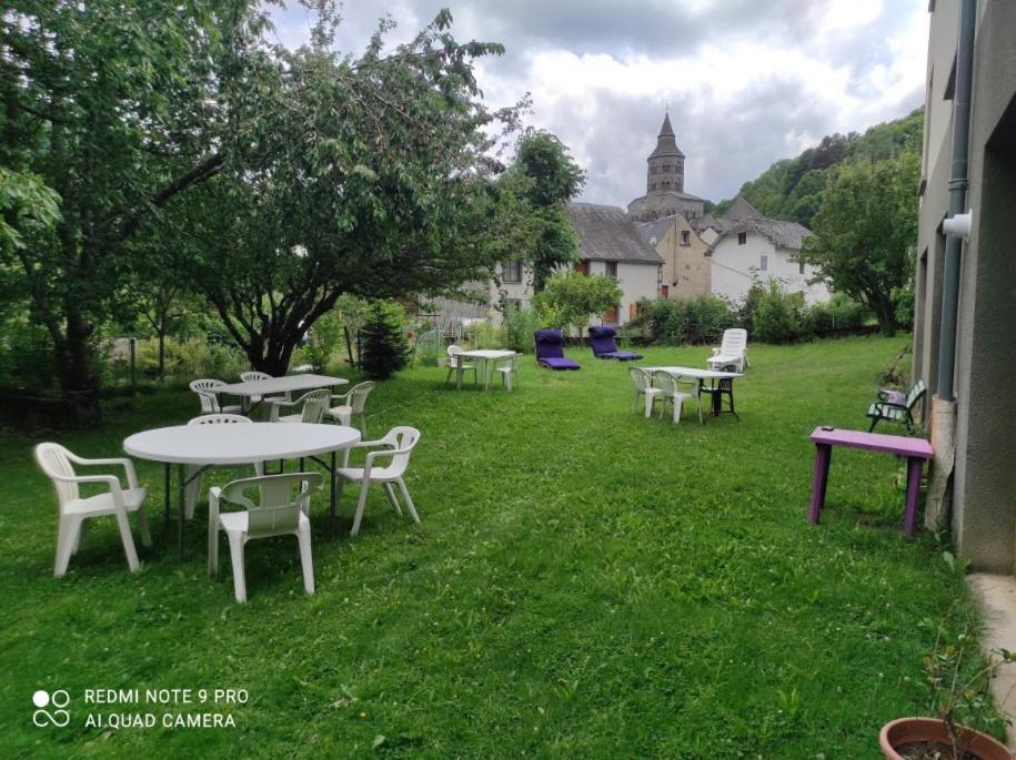 Lilas, Gite Saint Antoine, Orcival, Entre Sancy Et Volcans. Exterior photo